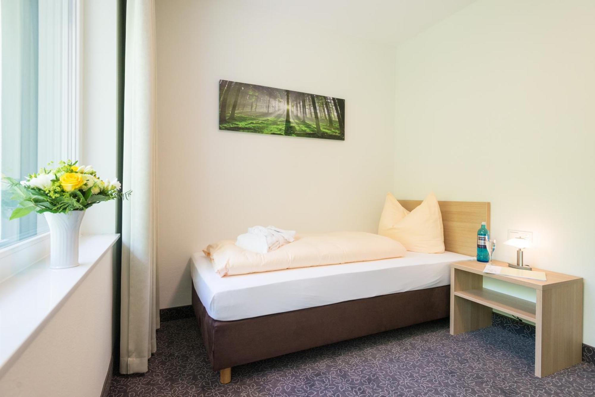 Landhotel Kristall Bad Marienberg Rum bild