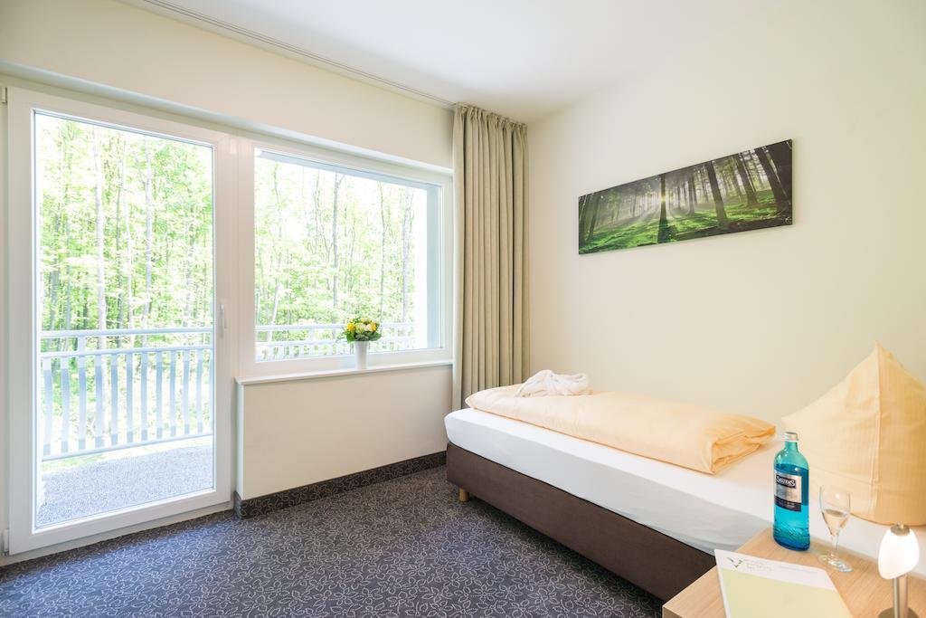 Landhotel Kristall Bad Marienberg Rum bild